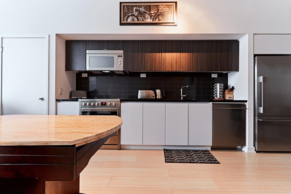 Gorgeous 2 Storey Townhouse Toronto Exteriör bild